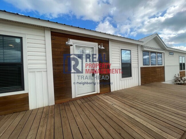 Photo - 3 Bed / 2 Bath Farmhouse Styled Home – Move In Ready