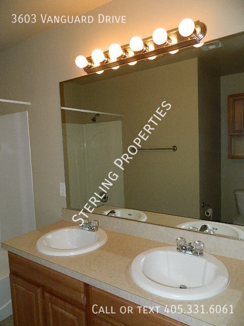 Building Photo - 3603 Vanguard Dr Rental