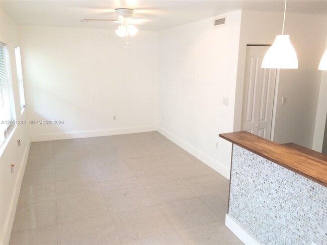 Photo - 7025 Rue Granville Unit 1