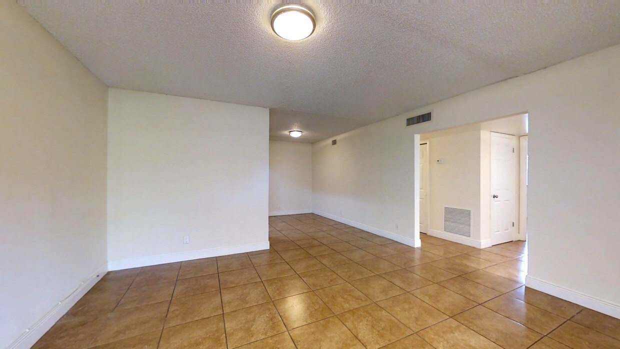 Photo - La Estancia Apartments