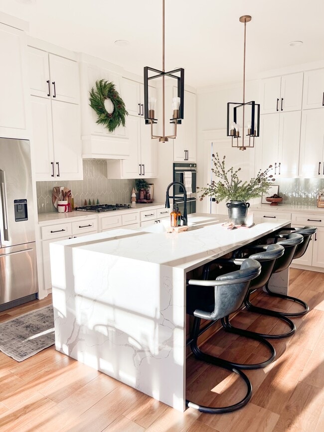 Photo - 15849 Avery Ln