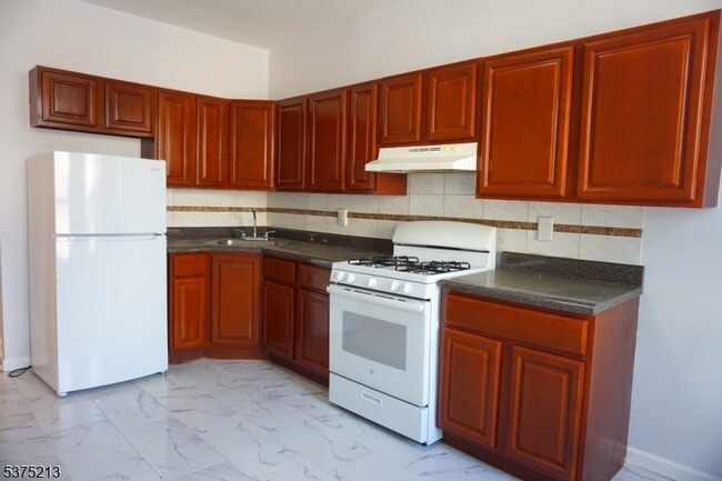 Building Photo - 124 Ridge St Rental