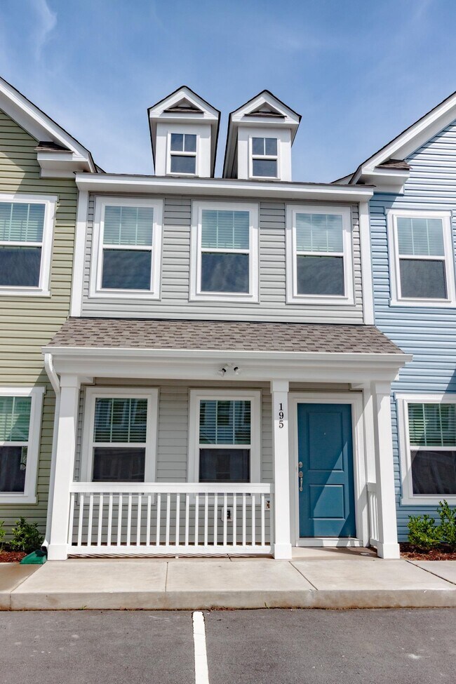 Photo - 195 Crescent Wy