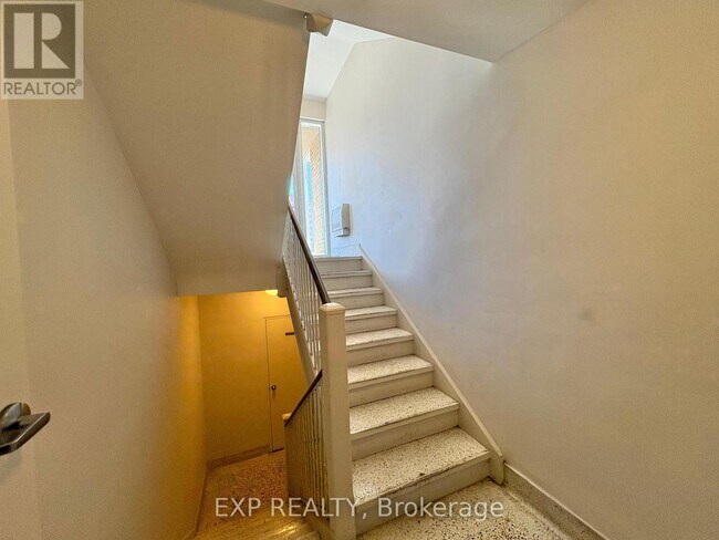 Photo - 5 Paisley Blvd E Unit 102