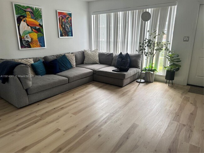 Photo - 3807 Hayes St