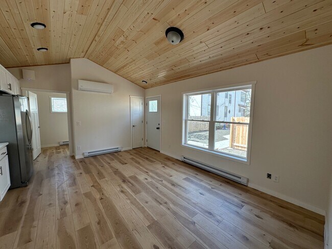 Photo - 2545 Grand Ave S Unit 3