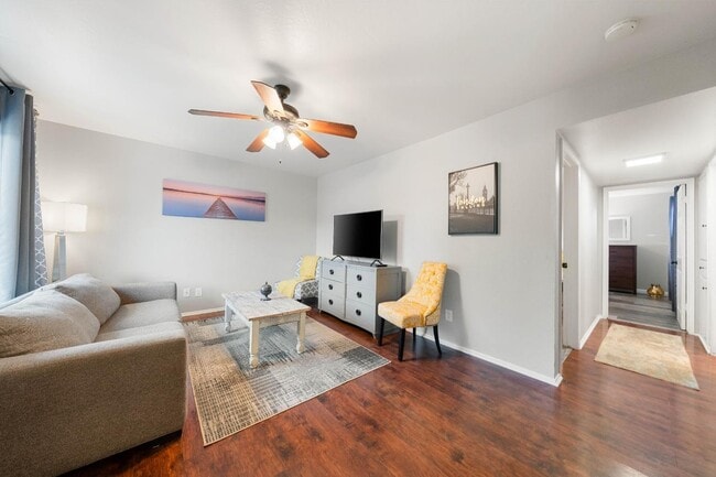 Building Photo - 5904 40th St Unit 5906