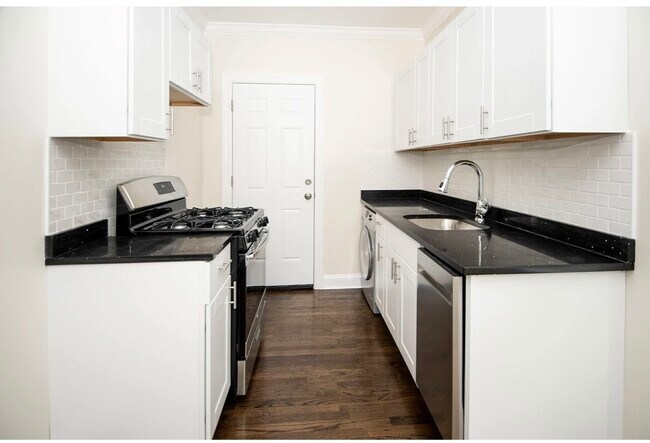 Photo - 3817 N Greenview Ave Unit 1W
