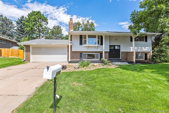 Building Photo - Charming 4-Bed Home