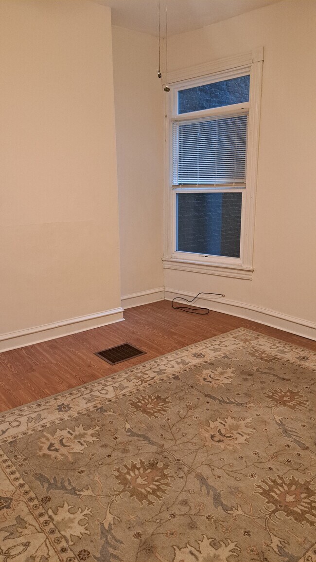 Photo - 2215 Brookfield Ave Unit #1