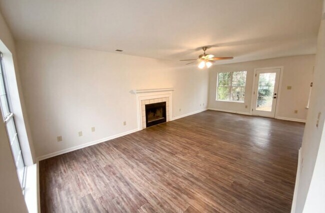 Photo - 5719 Rocbridge Ln