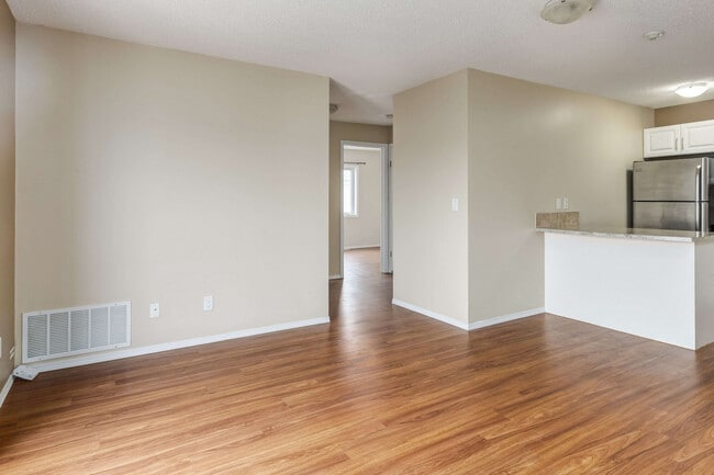 Photo - Oxford Apartments