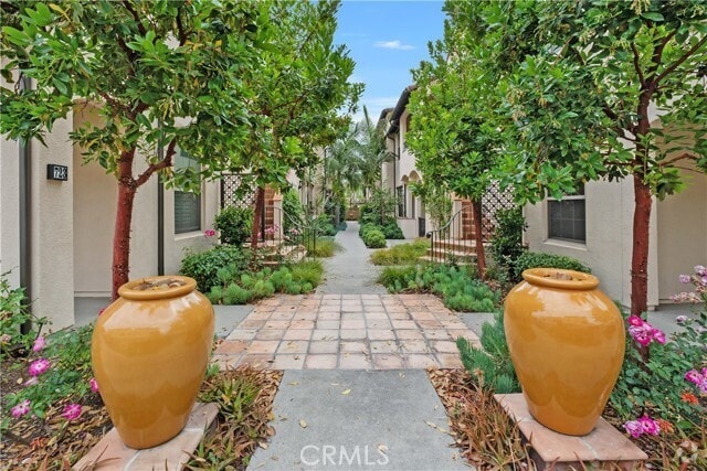 Building Photo - 717 Spring Gdn Rental