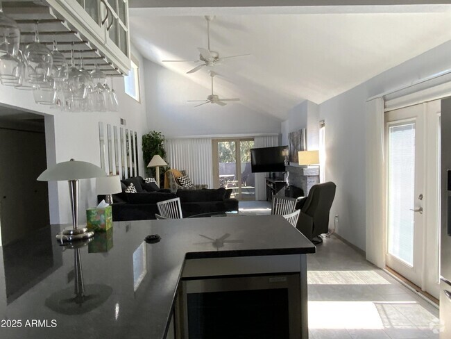 Building Photo - 7432 N Vía Camello Del Norte Rental