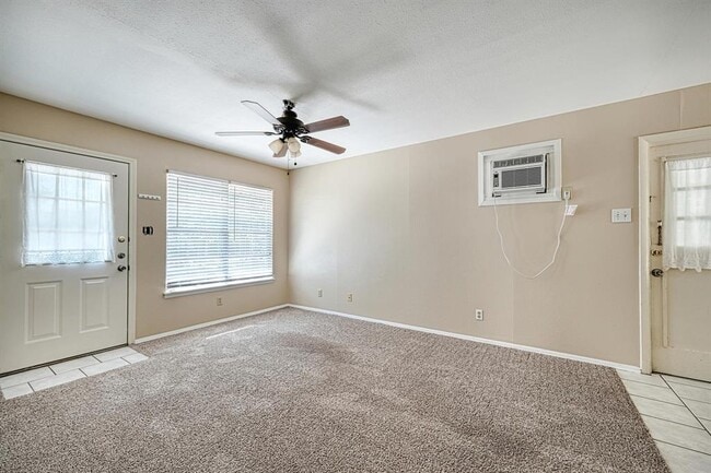 Photo - 4906 Gladeview Dr