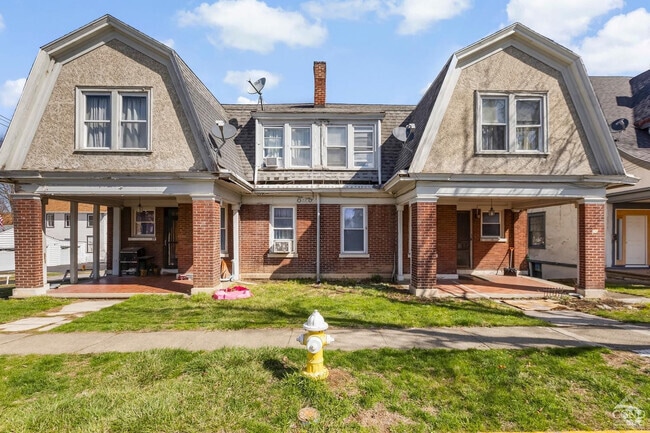 Building Photo - 28 Parkwood Blvd Rental