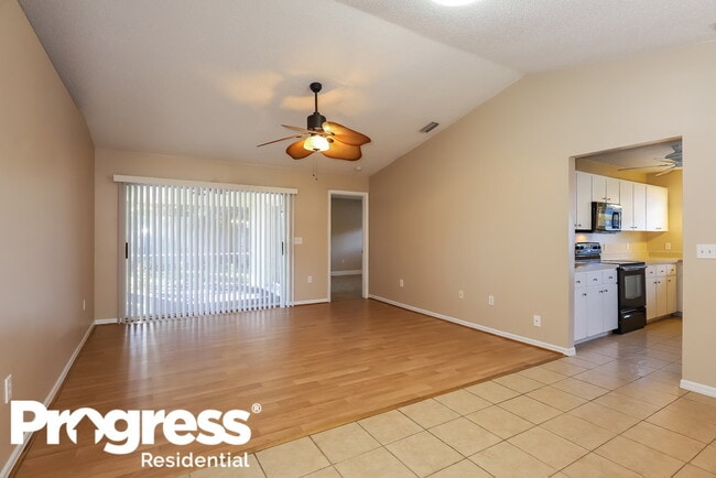 Photo - 4208 76th Dr E