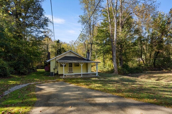 Photo - Updated Cottage on Haw Creek!