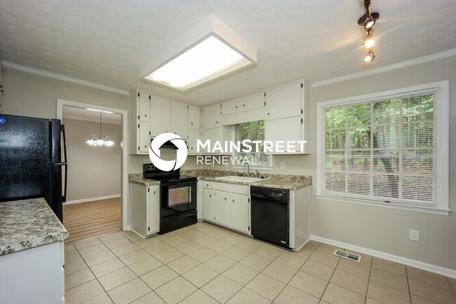 3 Bedroom Pet-Friendly Home in FAYETTEVILLE, GA with Main Street Renewal