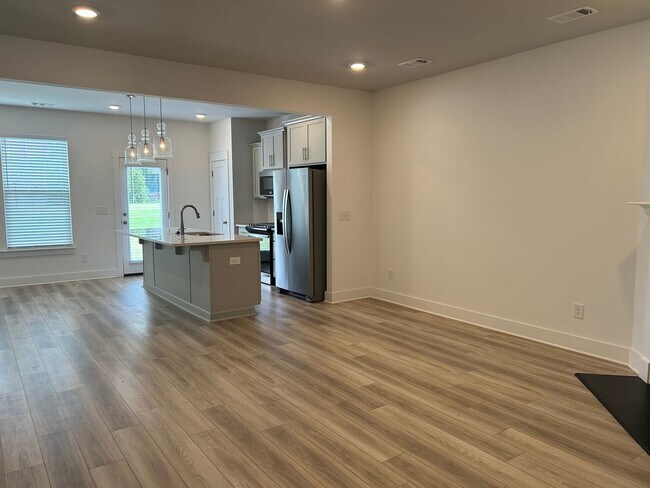 Photo - 213 Keel Ln