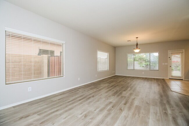 Photo - 6629 W Range Mule Dr