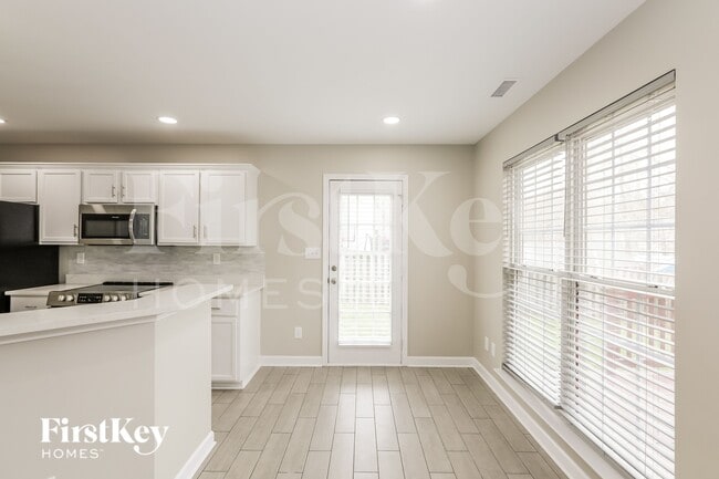 Photo - 1620 Winthrop Ln