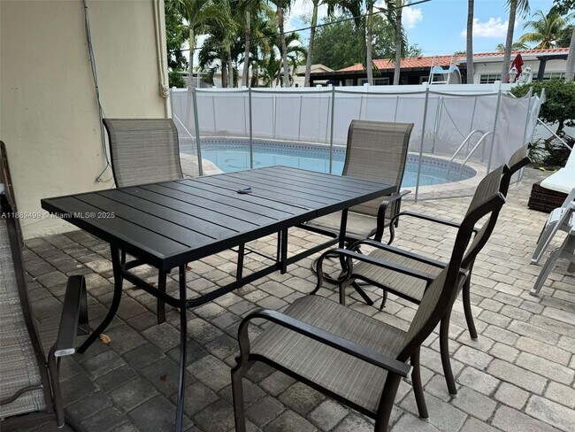 Photo - 17800 NE 10th Ave