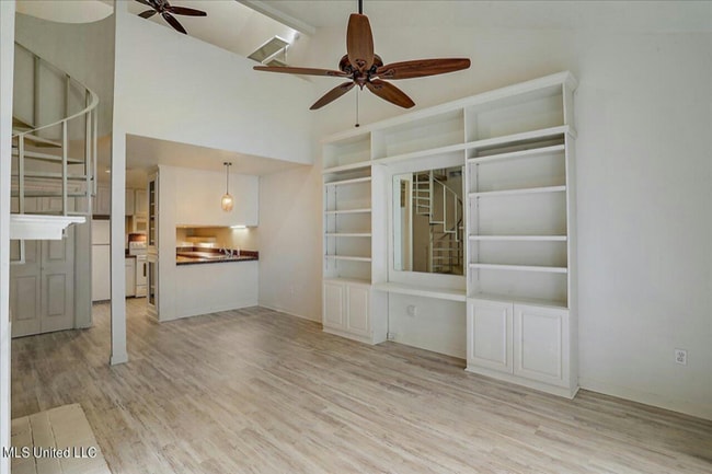 Photo - 200 Woodgreen Dr