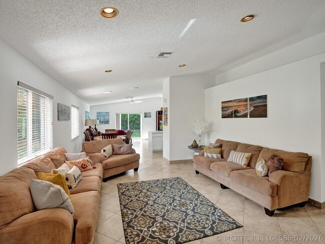 Photo - 1245 SW 46th Way