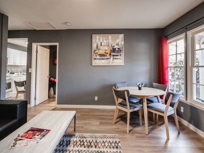 Photo - 5147 Riverton Ave