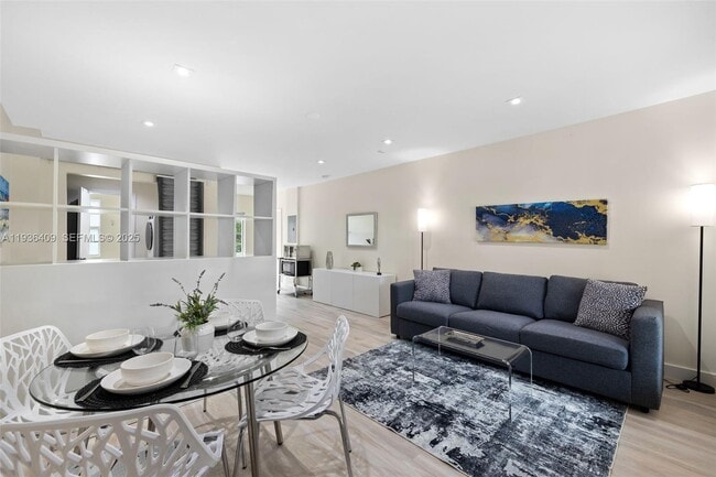 Building Photo - 1241 14th St Unit 4