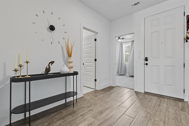 Photo - 905 Gray Fox Lp