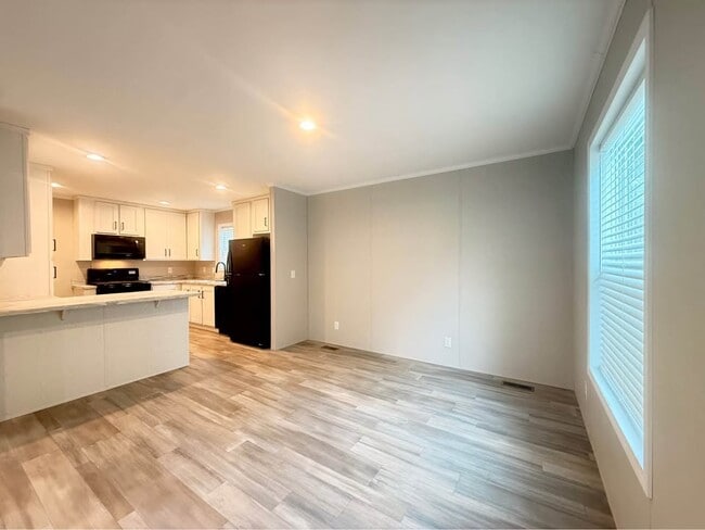 Photo - 29805 Jamestown Dr