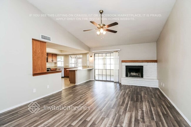 Photo - 3338 E Grove Ave