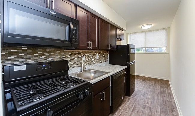 Photo - Briarwood Apartments and Townhomes