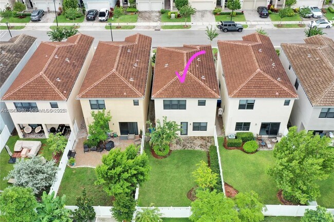 Photo - 673 NE 191st St