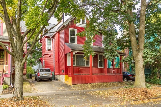 Building Photo - 81 Oxford St