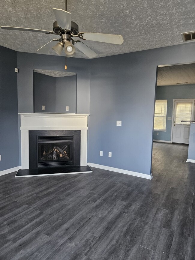 Photo - 6373 Ellenwood Dr