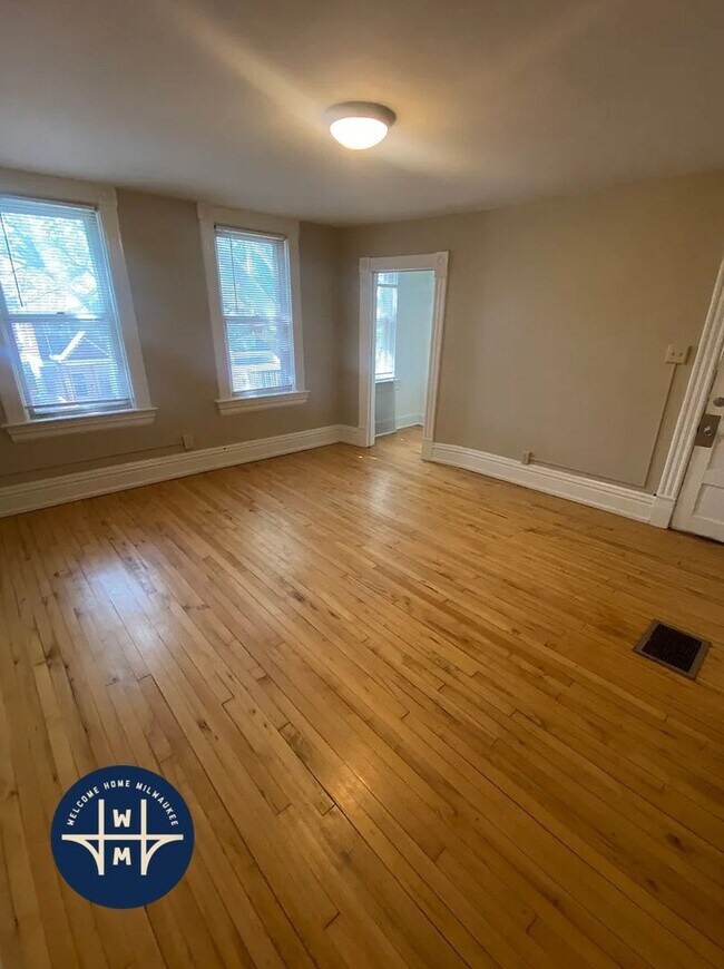 Photo - 1720 N Astor St