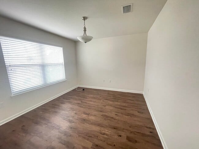 Photo - 4893 Kensington Ln