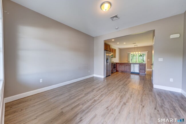 Photo - 37 Hunters Ln Unit 6