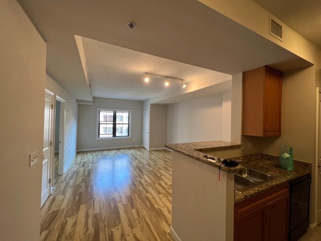 Building Photo - 1111 25th St NW Unit Atlas