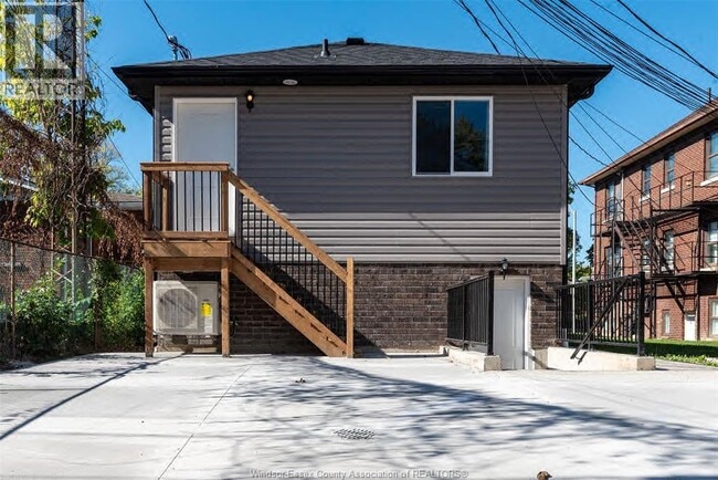 Photo - 912 Hall Ave