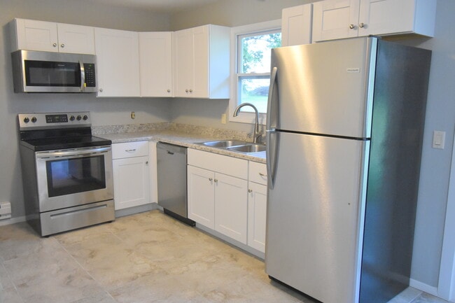 Kitchen - 443 Bonnie Rd Unit 443-A-BonnieRd