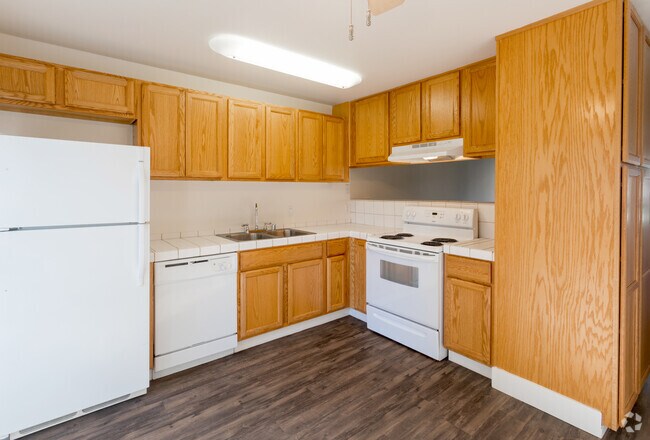 2BR, 1.5BA - 840SF