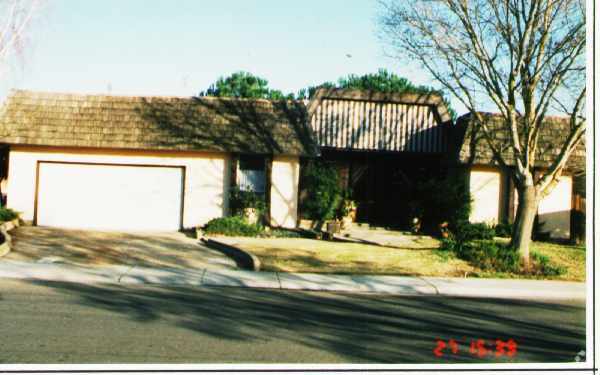 Photo - 902 Sunny Oak Way