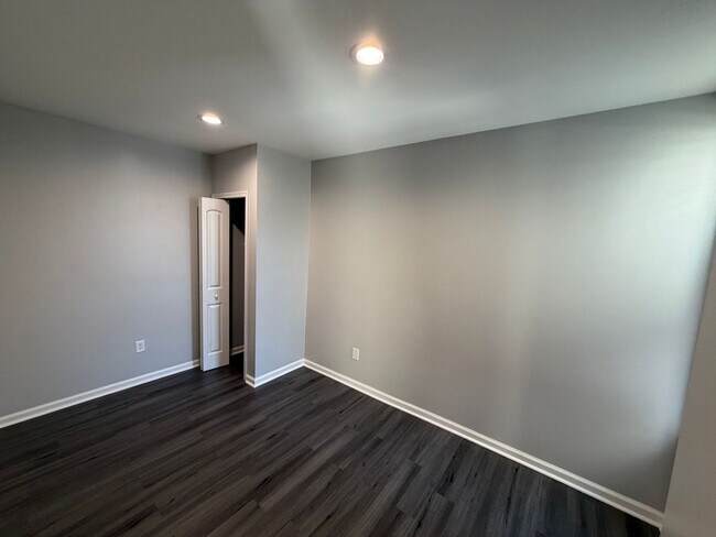 Photo - 38 N Redfield St