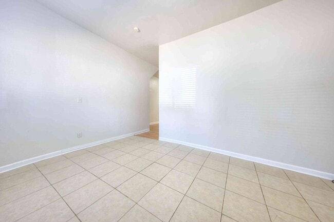 3652 Bates St Unit 3654