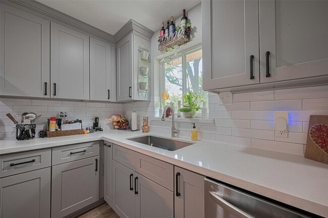 Photo - 1941 Heights Dr