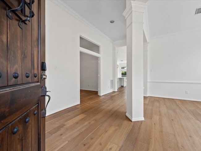 Photo - 1523 Orchard Park Dr